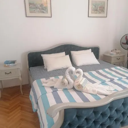 1bedroom *